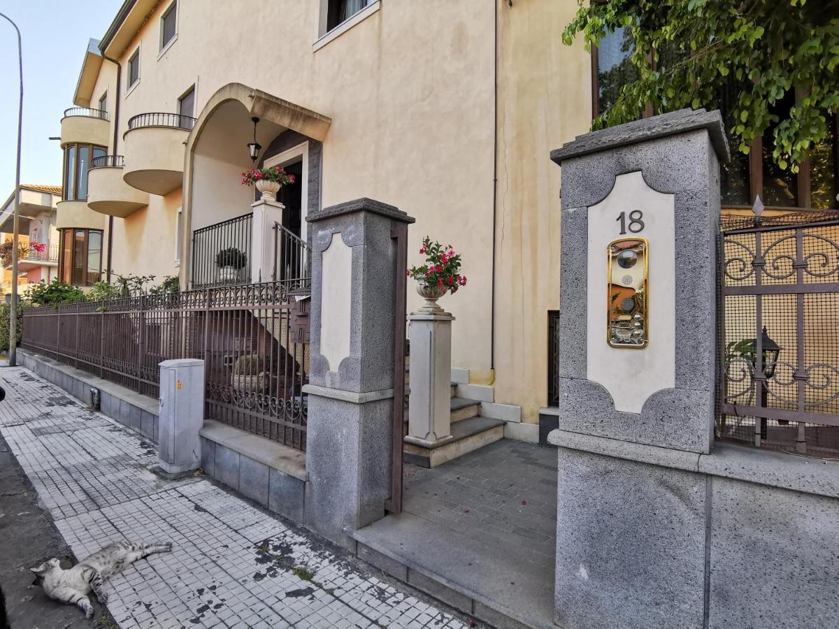 Home Sweet Home Fiumefreddo di Sicilia Exterior foto